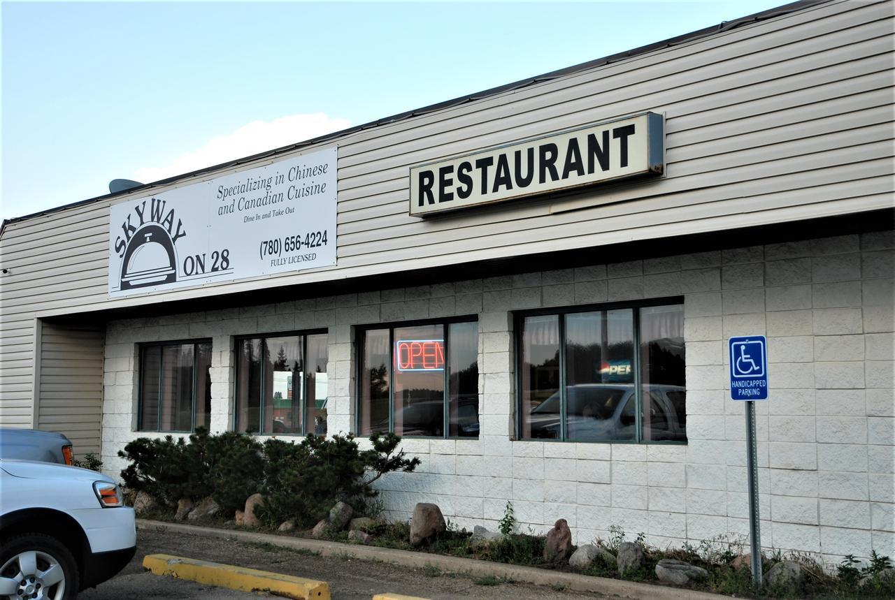 Country Garden Inn & Restaurant Smoky Lake Luaran gambar